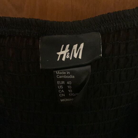 EUC H&M black dress with sequins details! Size 10 - Picture 2 of 4